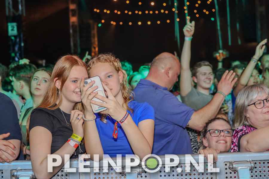 Publiek    Bezoekers (190)